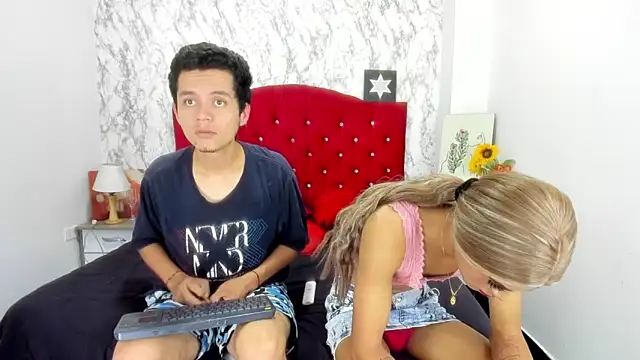 Alejandra_and_James_ webcam
