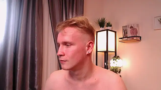AlexxSweet webcam