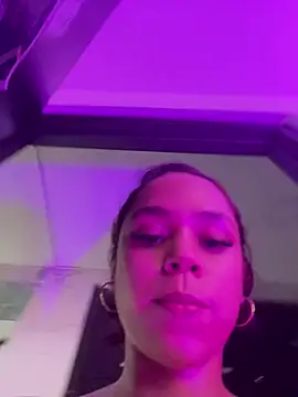CarolineFyre webcam