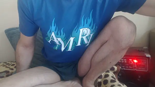yvesstorm1 webcam