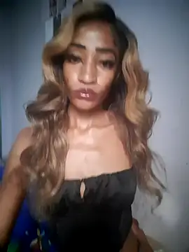 Webcam Model (GoddessVee)  is live.Free join now!
