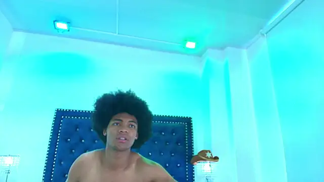 Cristal_and_luke webcam