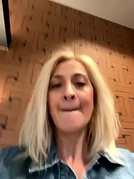 HOTLadyluna webcam