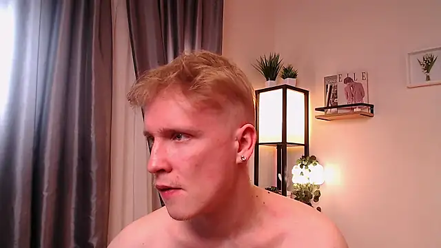 AlexxSweet webcam
