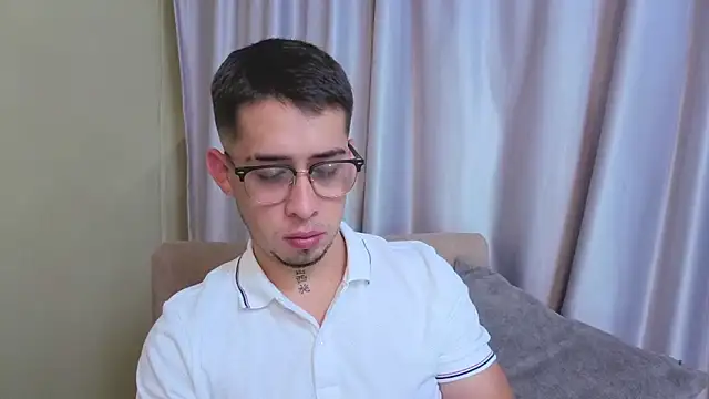 Tommas_Jhonson webcam