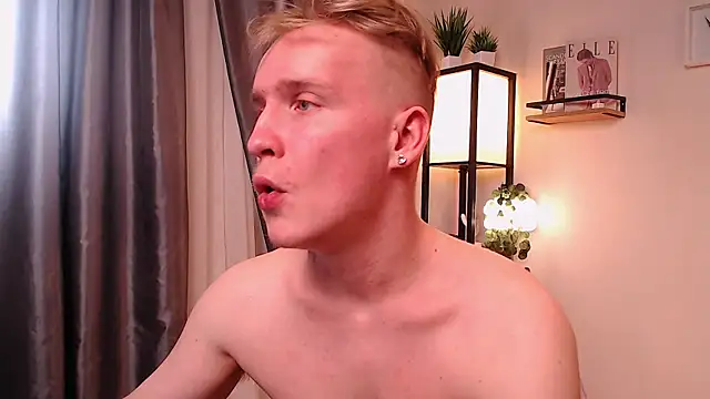 AlexxSweet webcam