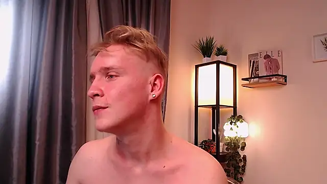 AlexxSweet webcam