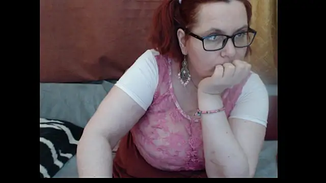PlayfullMature webcam