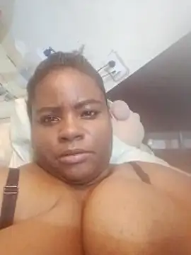 bigtitssxx webcam