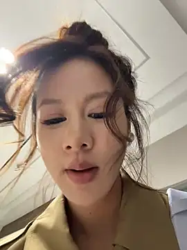美女AAi-0329在线直播