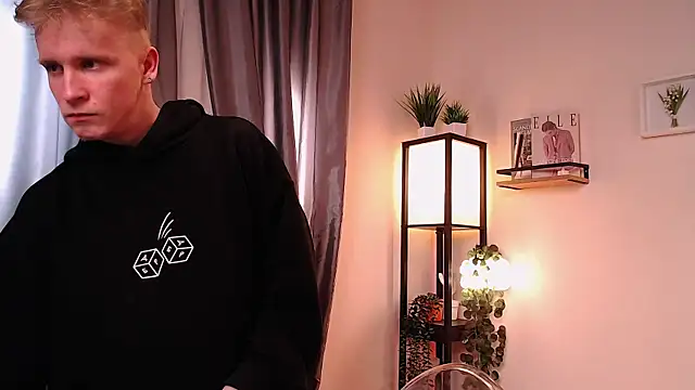 AlexxSweet webcam