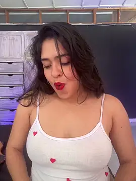 Webcam Model (EmilyNoir1)  is live.Free join now!