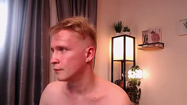 AlexxSweet webcam