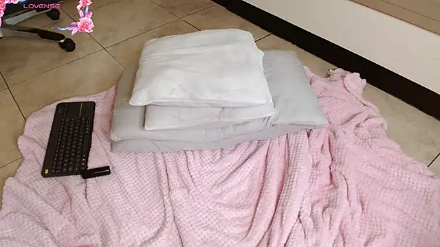 Lolagolden1 webcam