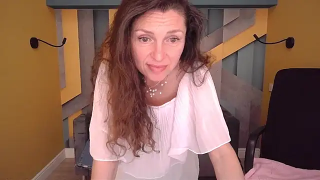 EllaLong webcam