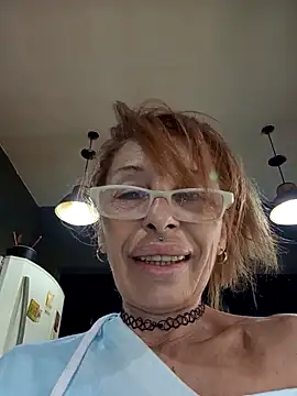 Webcam Model (FrozenWaffle) is live