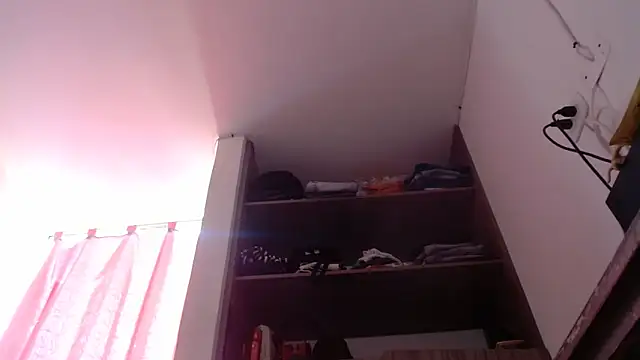 nicolle_milf1978 webcam