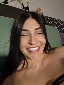 AryaSummersReal