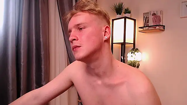 AlexxSweet webcam