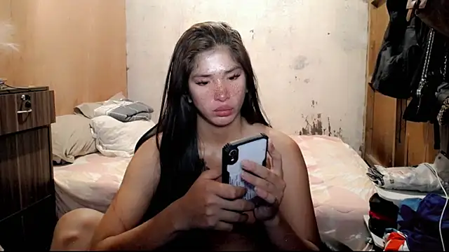 yanaleciousxx webcam