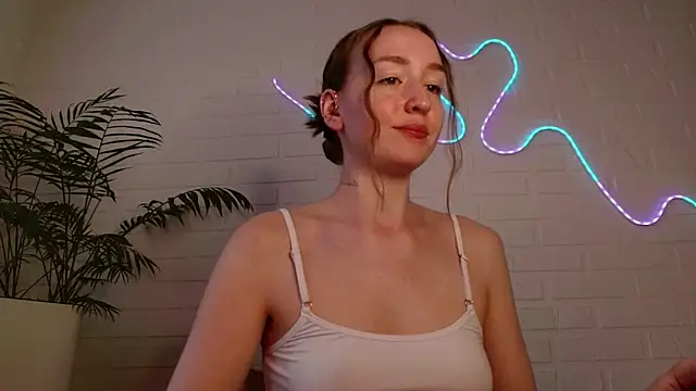 WhitePrincessLuna webcam