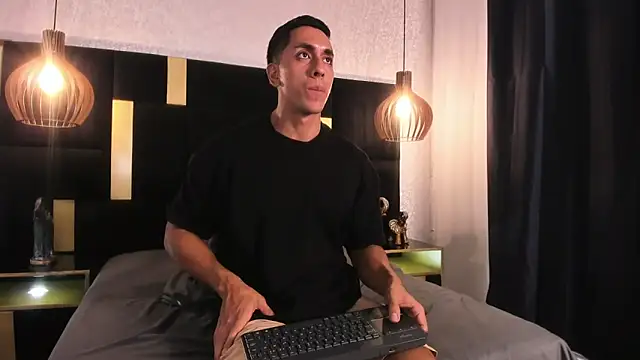 Lucio__Fox webcam