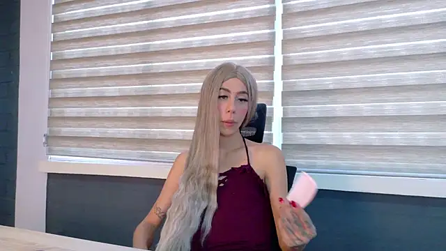 Darlyn_tenderhot__ webcam