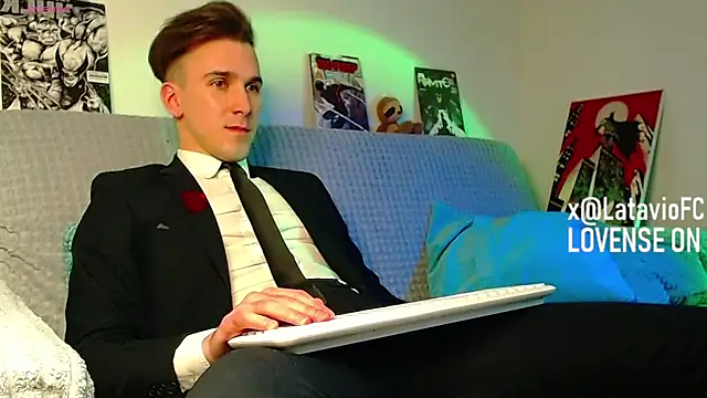 Midnighter_ webcam