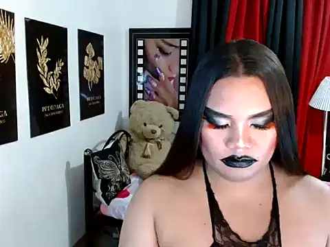 TSbrianaHugeCock webcam