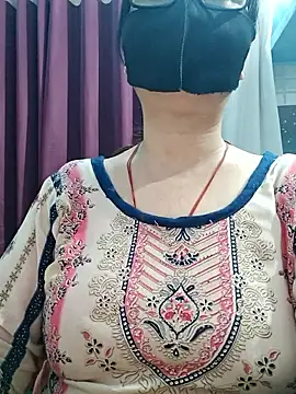 Aishwaryaa_69 webcam
