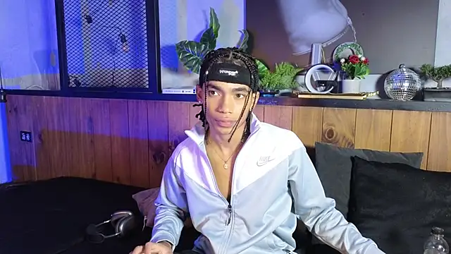 AlanCutee webcam