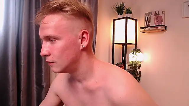 AlexxSweet webcam