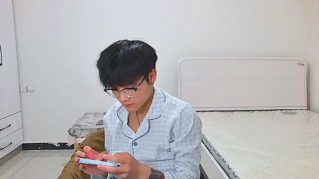KK-cuteboy live sex cam