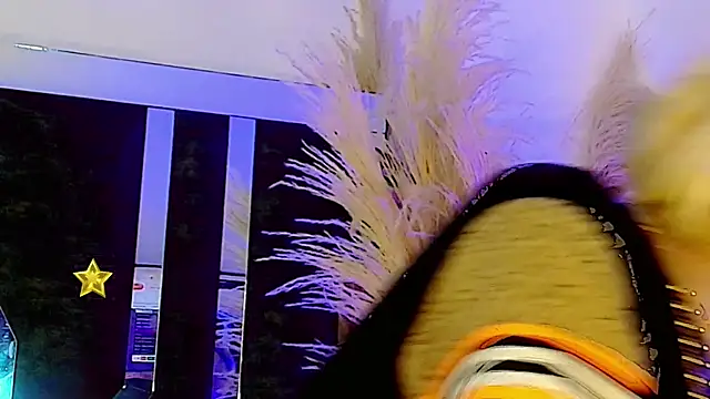 honey_skin webcam