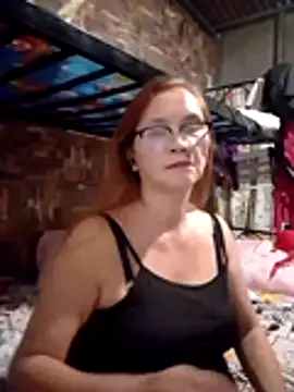 SexyHottMom webcam