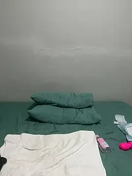 petite_bee webcam