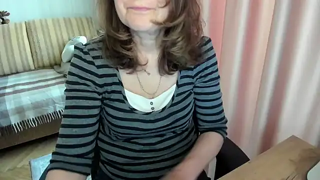 lauraoven webcam