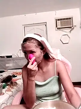 25sweetlilbunny webcam