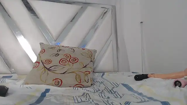 AlannaHarper webcam
