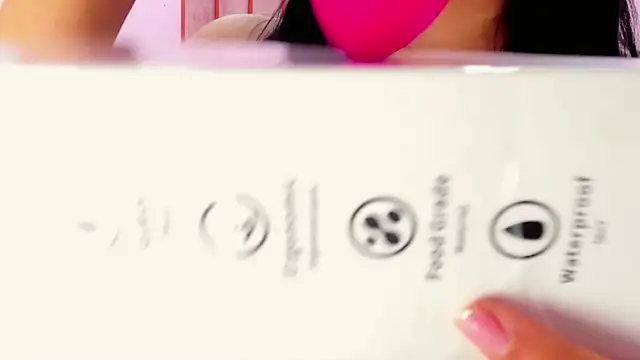 Zoe_Monrow webcam