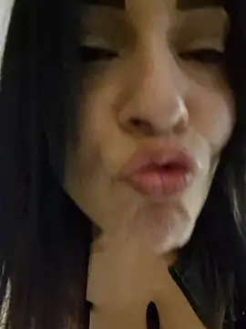 AryaSummersReal webcam