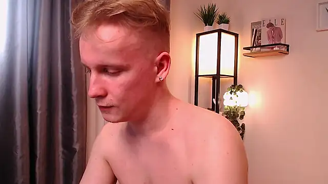 AlexxSweet webcam
