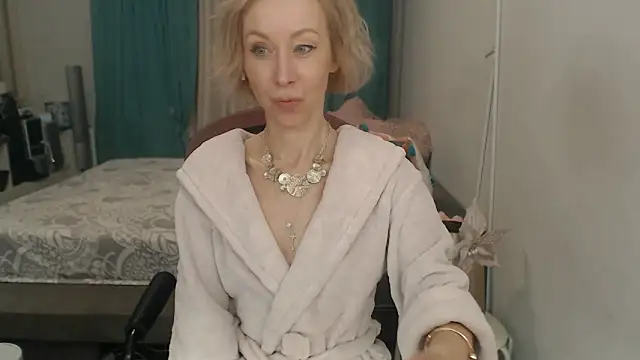 LuxuryNika webcam