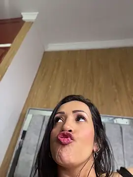 Webcam Model (kendall_flower)  is live.Free join now!