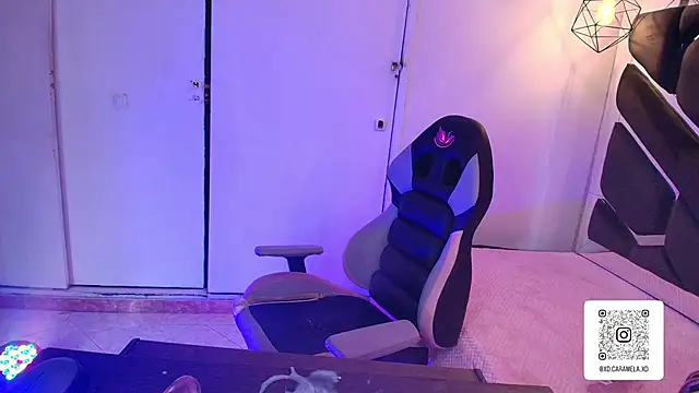 melissa_adamsx (F young) - Full fill my tits whit saliva+tits fuck