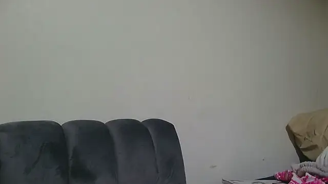 sluttylaura21 webcam