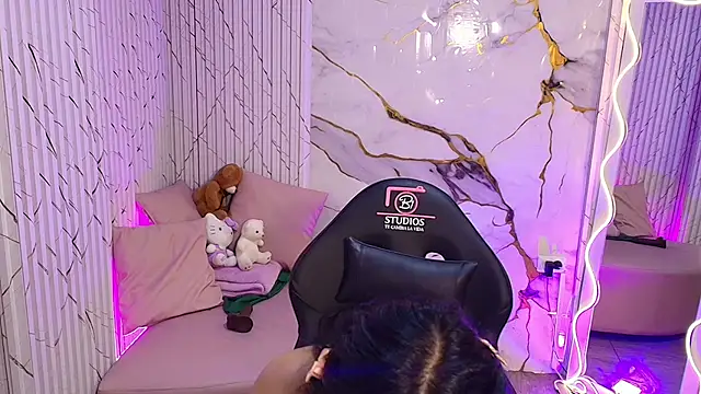 PEACHY_TAY