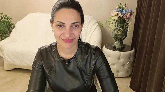 LovelyBeatrice webcam
