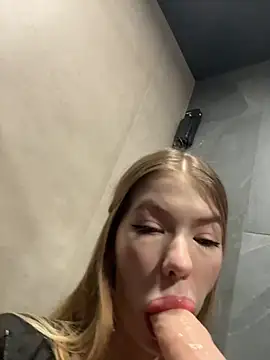 Risky_Mia69 webcam