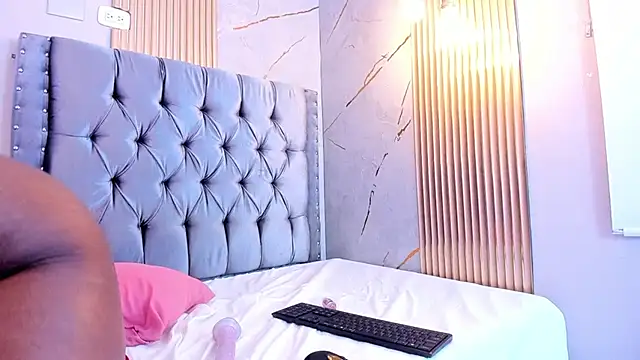 arianna_millers webcam
